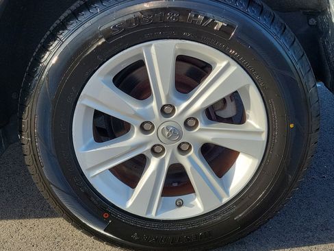 Used 2013 Toyota Highlander 4WD w/ Cold Weather Pkg image 12