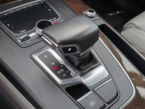 Used 2019 Audi Q5 2.0T Premium Plus w/ Premium Plus Package image 12