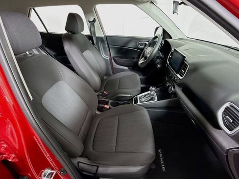 Certified 2022 Hyundai Venue SE image 27