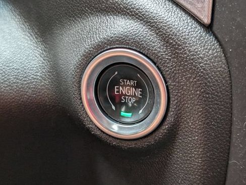 Used 2021 GMC Sierra 1500 SLT AWD/4WD image 32