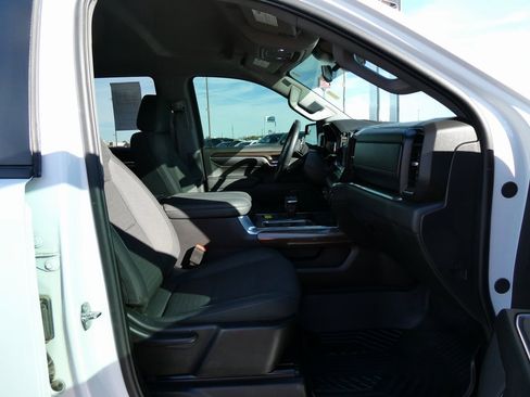 Certified 2024 Chevrolet Silverado 1500 LT Trail Boss w/ Dark Appearance Package image 15