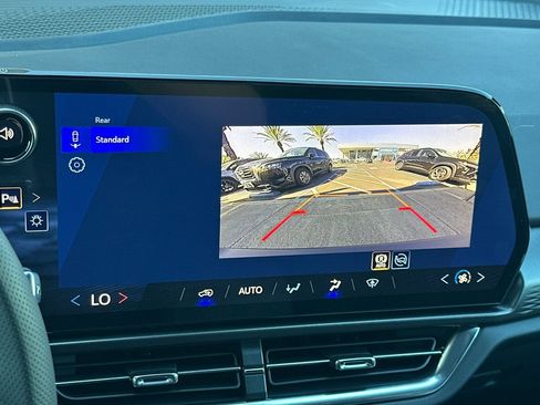 New 2026 Chevrolet Equinox EV LT image 18