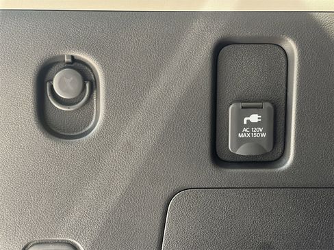 New 2025 Nissan Armada Platinum Reserve image 31