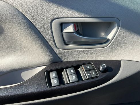 Used 2017 Toyota Sienna LE AWD/4WD image 13
