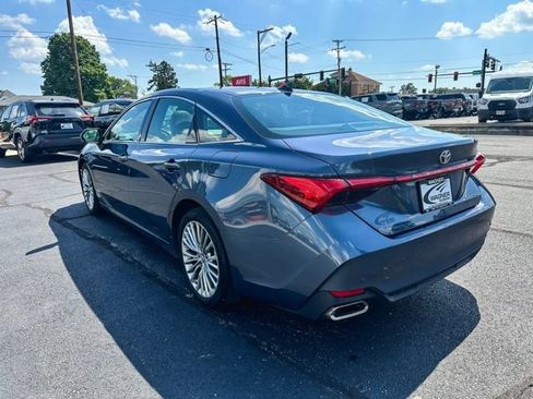 Used 2019 Toyota Avalon Limited FWD image 6