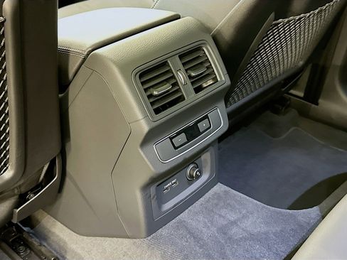 Used 2023 Audi Q5 2.0T Premium w/ Convenience Package image 29