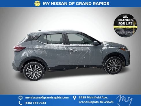 Used 2024 Nissan Kicks SV image 5