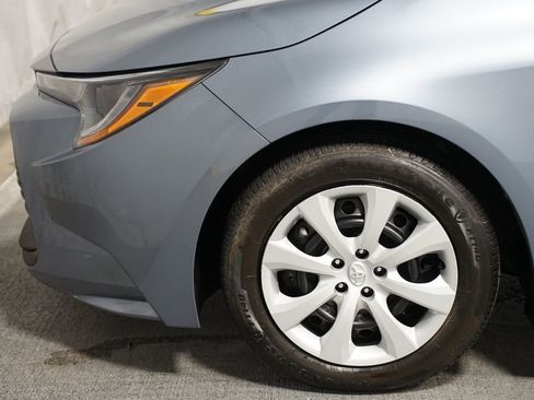 Used 2024 Toyota Corolla LE FWD image 5