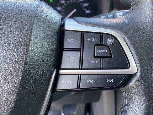 Certified 2023 Toyota Sienna XLE w/ XLE Plus Package FWD image 28