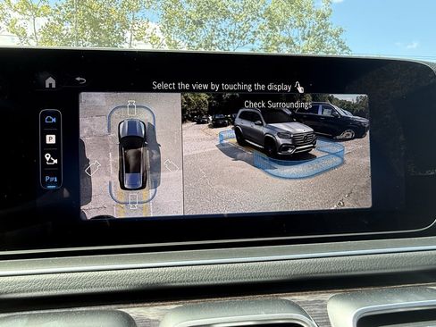 New 2026 Mercedes-Benz GLS 450 4MATIC image 40