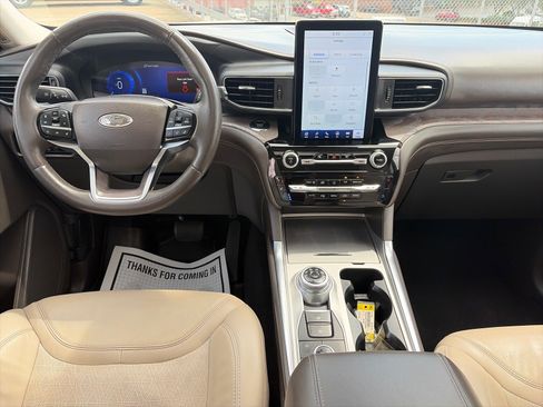 Certified 2023 Ford Explorer Platinum w/ Technology Package AWD/4WD image 6