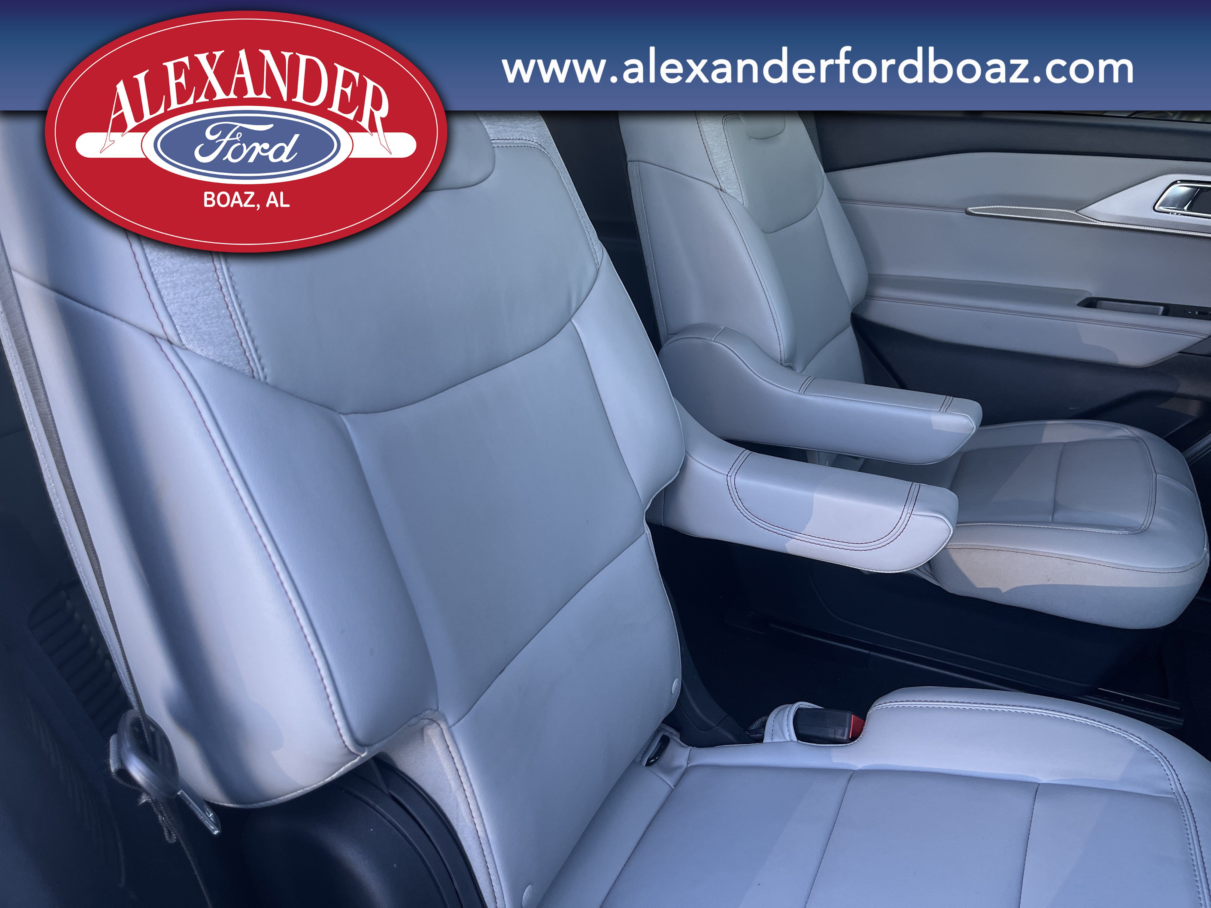 Used 2025 Ford Explorer Active w/ Active Comfort Package AWD/4WD image 18