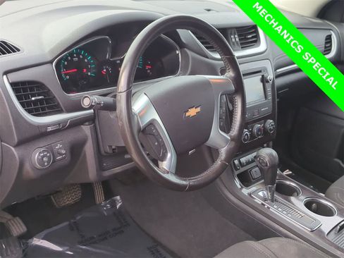 Used 2015 Chevrolet Traverse LT image 10
