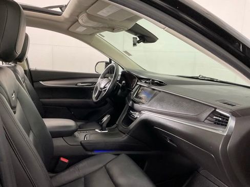 Used 2017 Cadillac XT5 Luxury w/ Driver Awareness Package image 28