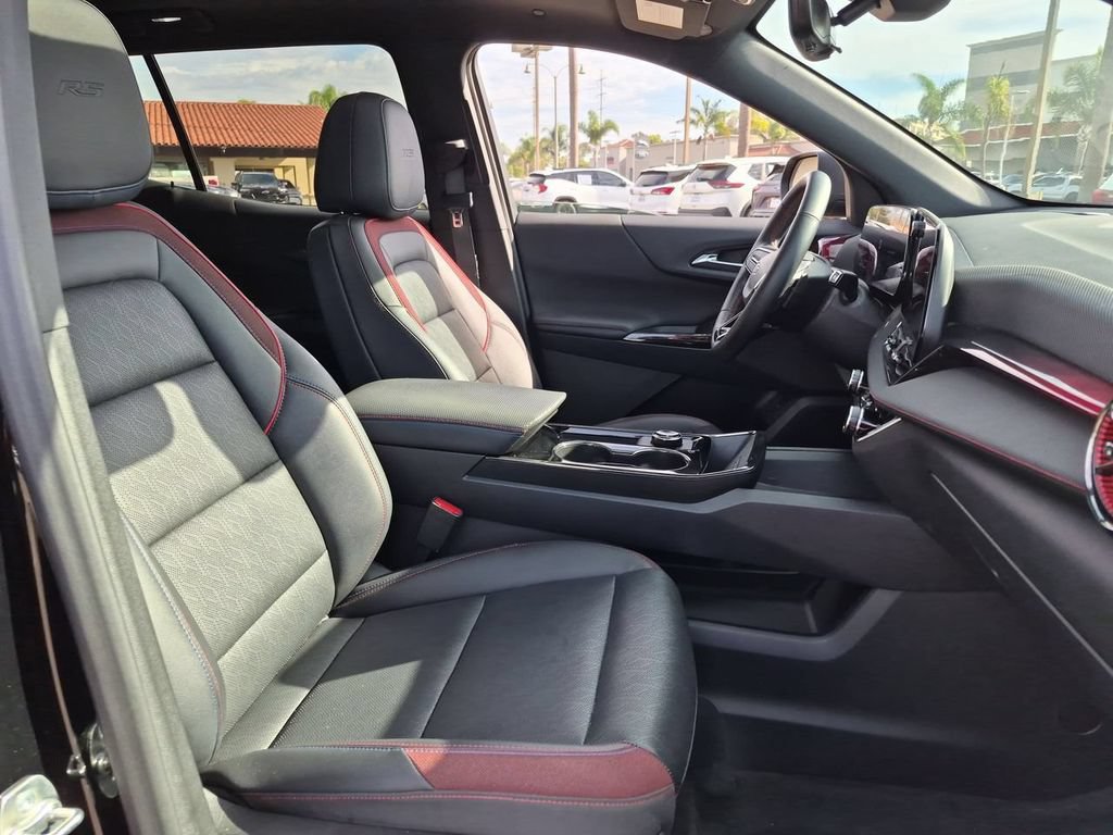 Used 2025 Chevrolet Equinox RS w/ Safety and Technology Package FWD image 29