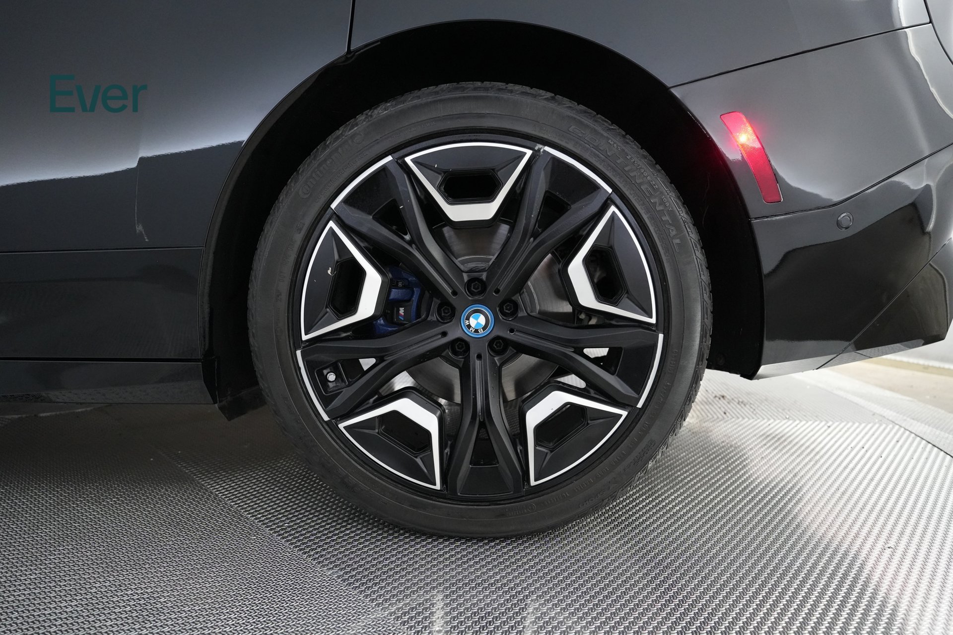 Used 2023 BMW iX M60 w/ Executive Package AWD/4WD image 9
