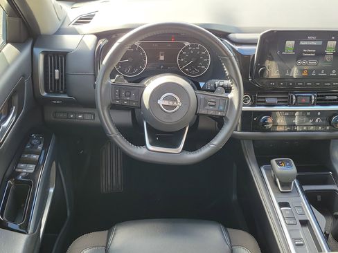 Certified 2024 Nissan Pathfinder SL w/ SL Premium Package FWD image 16