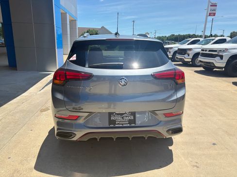 Used 2022 Buick Encore GX Select w/ Sport Touring Package FWD image 5