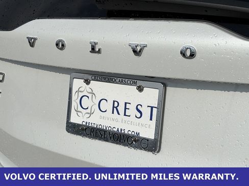 Certified 2025 Volvo XC90 B6 Plus image 7