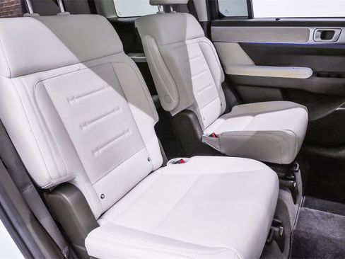 Used 2025 Hyundai Santa Fe Calligraphy image 14