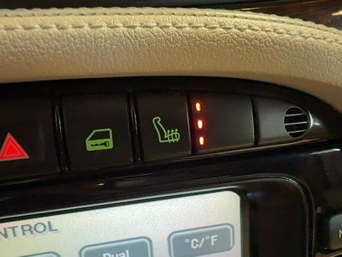 Used 2007 Jaguar XJ8 L RWD image 22