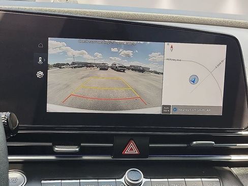 Used 2024 Hyundai Elantra SEL FWD image 16