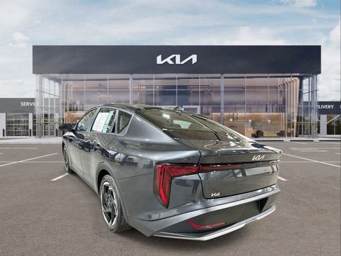 Used 2025 Kia K4 EX image 6