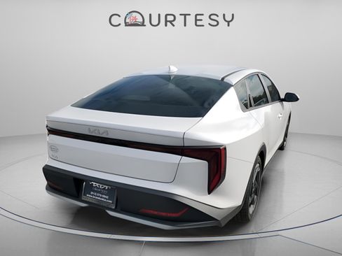 New 2025 Kia K4 EX FWD image 4