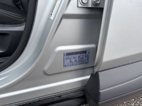 Used 2025 Nissan Rogue SV AWD/4WD image 31