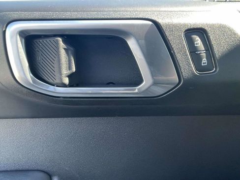 New 2025 Ford Bronco Outer Banks image 17