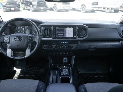 Used 2021 Toyota Tacoma TRD Off-Road w/ Technology Package AWD/4WD image 23
