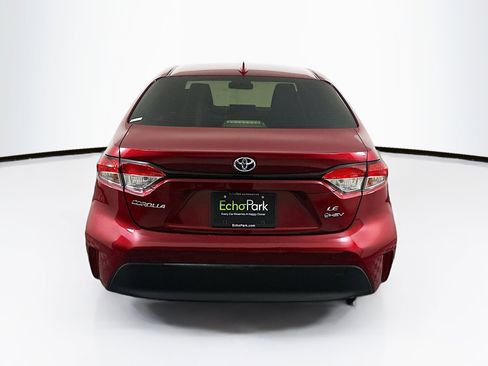 Used 2025 Toyota Corolla LE w/ LE Premium Package image 7