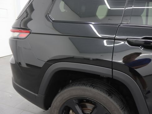 Used 2023 Jeep Grand Cherokee L Laredo AWD/4WD image 24