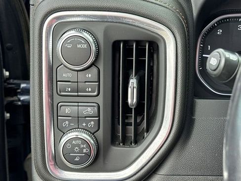 Used 2022 GMC Sierra 3500 AT4 w/ AT4 Preferred Package image 17