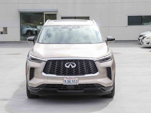 Used 2023 INFINITI QX60 Luxe w/ Vision Package FWD image 2