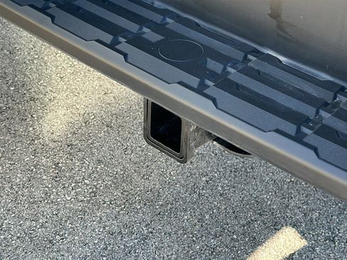 Certified 2023 Nissan Frontier PRO-4X w/ Pro-4X Premium Package image 11