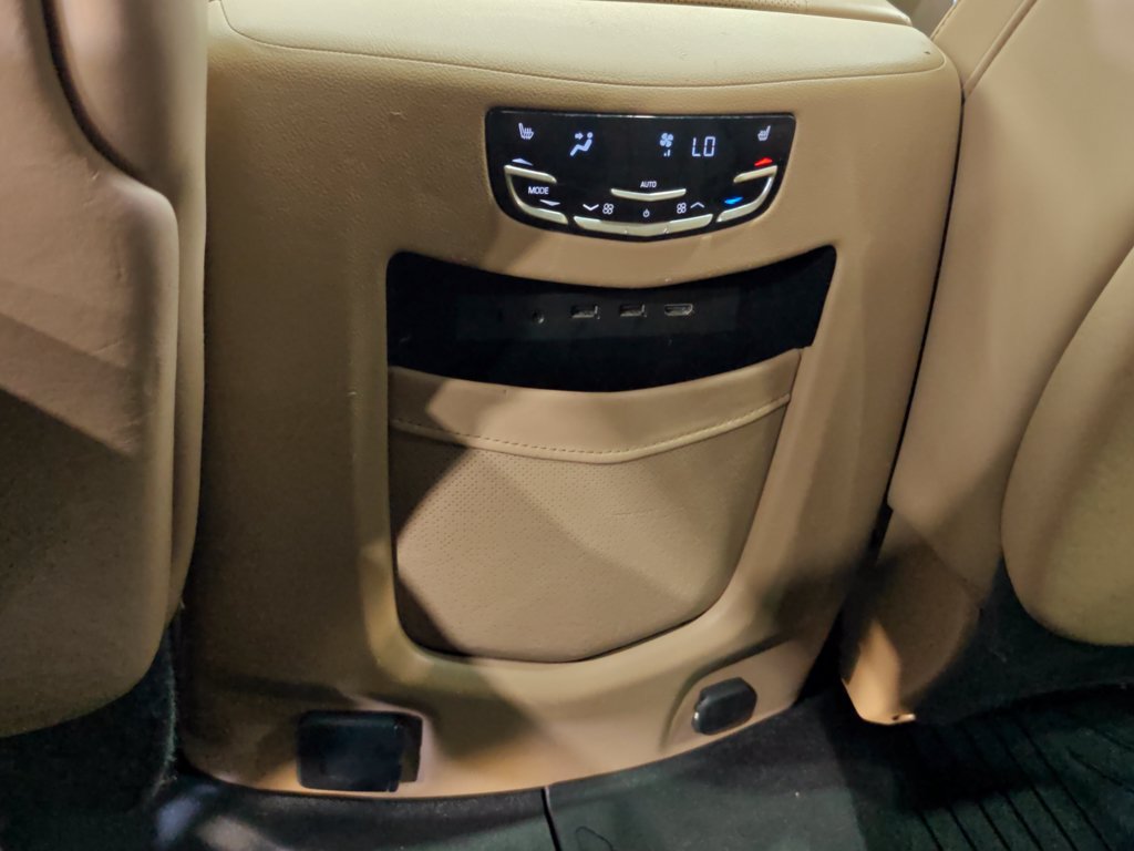 Used 2018 Cadillac Escalade Platinum AWD/4WD image 36