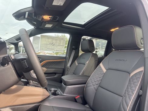 New 2025 GMC Canyon Denali image 16