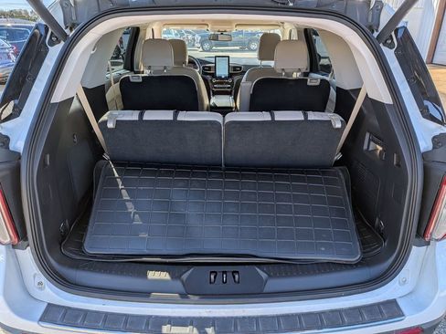 Used 2022 Ford Explorer Limited w/ Limited Technology Package image 30