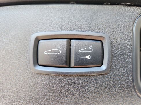 Certified 2022 Porsche Macan S image 44