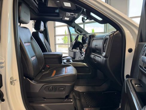 Used 2023 GMC Sierra 3500 AT4 w/ AT4 Preferred Package AWD/4WD image 27