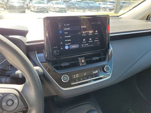 Used 2024 Toyota Corolla LE image 22