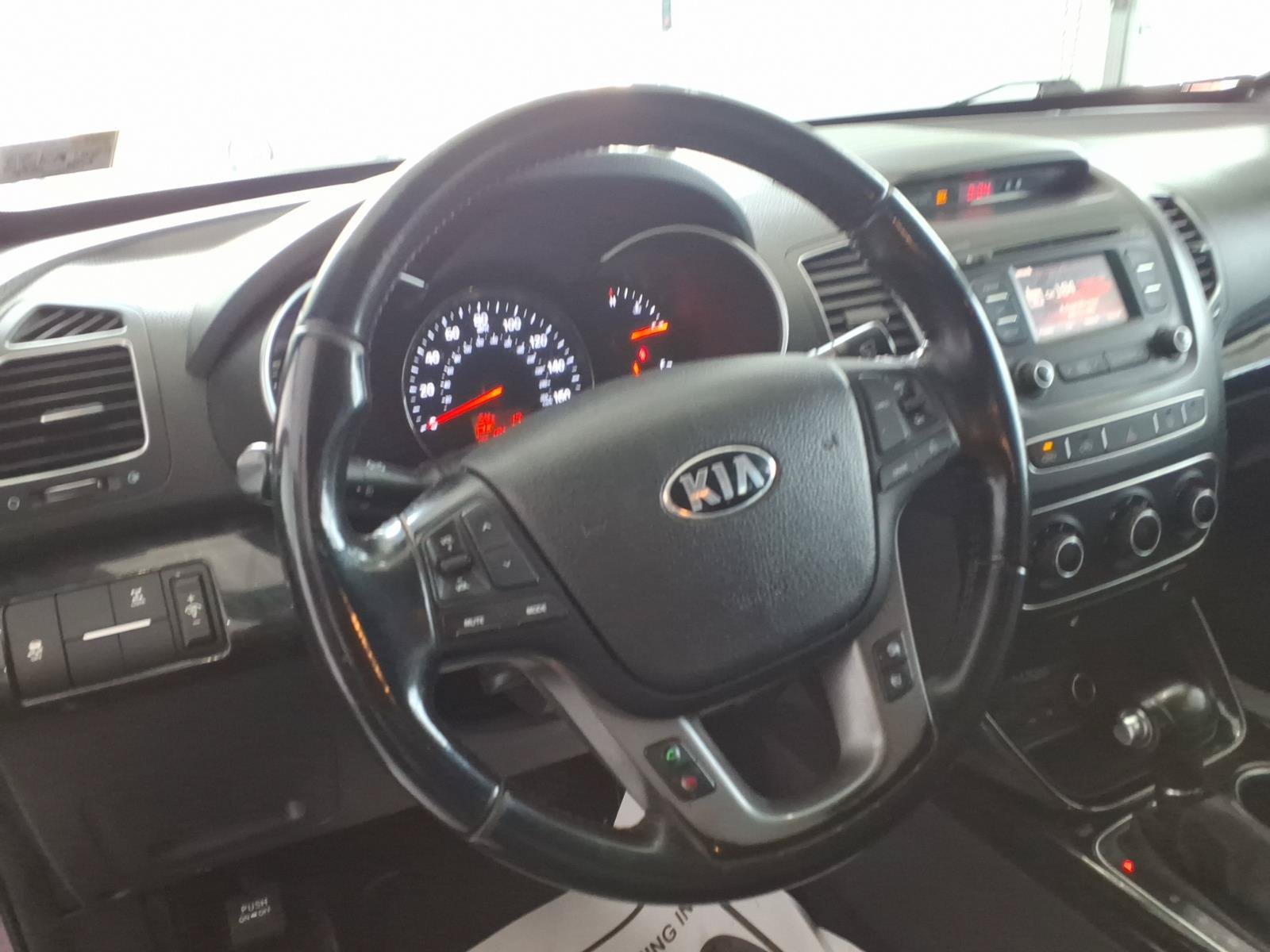 Used 2015 Kia Sorento LX AWD/4WD image 11