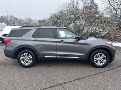 Certified 2022 Ford Explorer XLT w/ Equipment Group 202A image 2