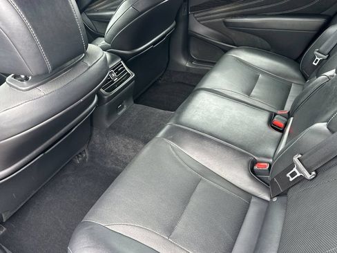 Used 2023 Lexus LS 500 w/ Accessory Package (Z1) RWD image 13