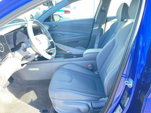 Used 2025 Hyundai Elantra SEL image 27