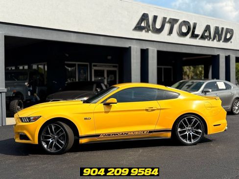 Used 2017 Ford Mustang GT RWD image 4