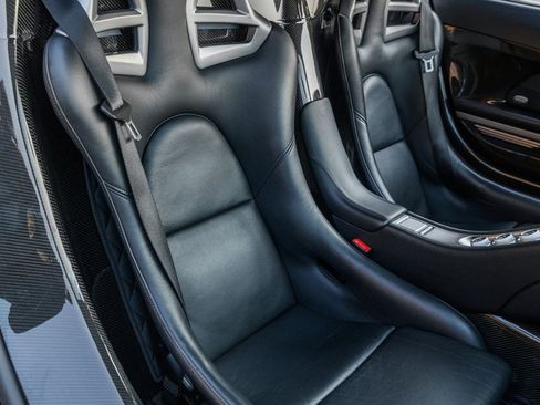 Used 2005 Porsche Carrera GT image 21