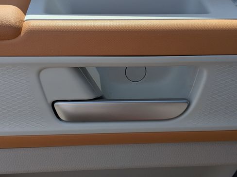 New 2025 Volkswagen ID. Buzz 1st Edition AWD/4WD image 12