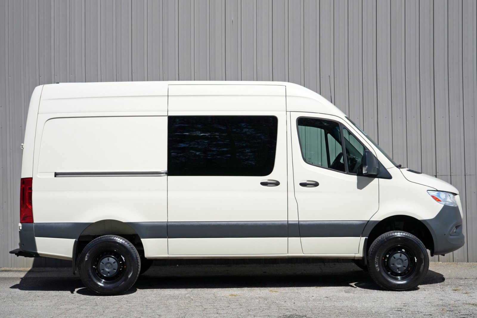 Used 2021 Mercedes-Benz Sprinter 2500 w/ Comfort Plus Package image 44